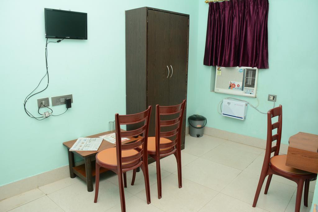 Hotel Nirmal Inn Bhubaneswar Room photo