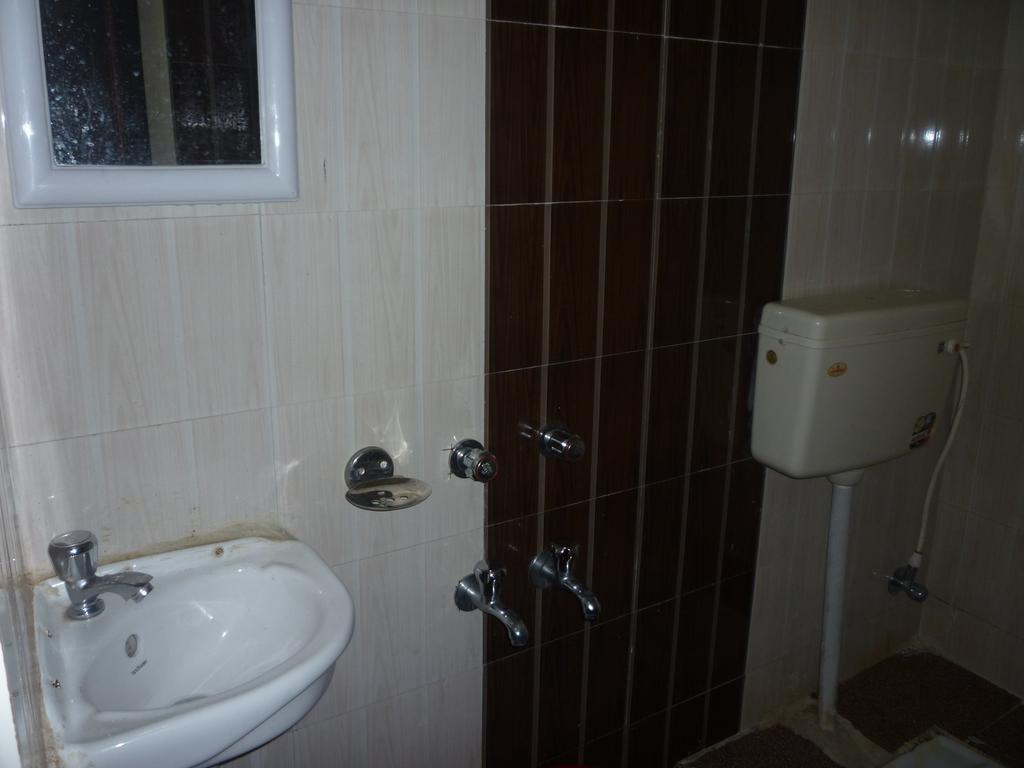 Hotel Nirmal Inn Bhubaneswar Room photo