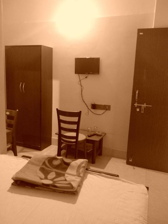 Hotel Nirmal Inn Bhubaneswar Room photo
